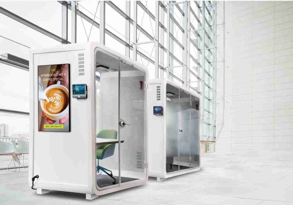 人生就是博子公司达擎之智慧行动办公舱，，采用PDLC智能调光玻璃设计，，，透过通电与断电的电流切换，，呈现透明与雾面效果，，具节能降耗特性并兼顾隐私，，，，确保信息安全