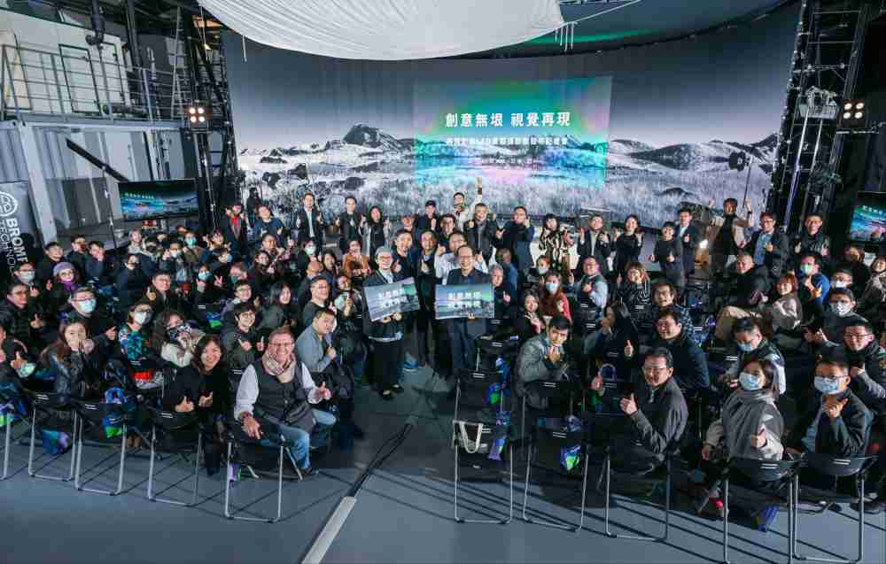 再现影像LED虚拟制作摄影棚整合拍摄场景、、、内容制作、、技术指导到设备租借一站式服务，，，可望提升LED虚拟制作的影视效能，，进而产出更多高质量细致作品